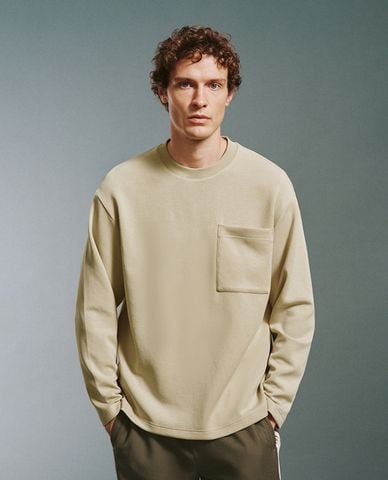  URBAN REVIVO - Áo thun nam cổ tròn tay dài thanh lịch 