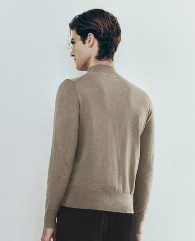  URBAN REVIVO - Áo dệt kim nam cổ tròn tay dài Regular 