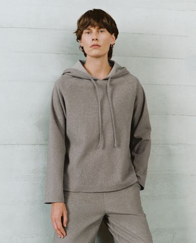  URBAN REVIVO - Áo hoodie nữ tay dài phối mũ cá tính Loose 
