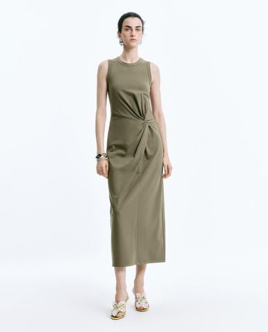  URBAN REVIVO - Đầm sát nách midi thắt eo Twisted Front 