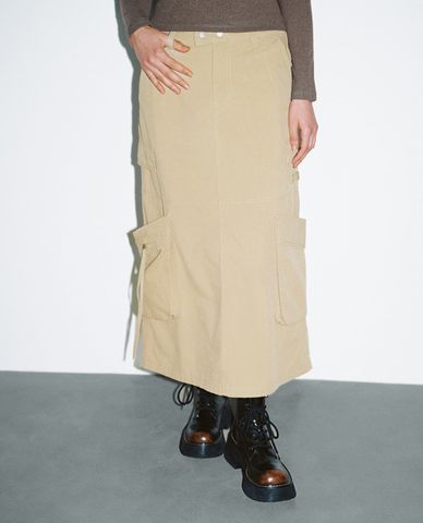  URBAN REVIVO - Chân váy denim midi dáng suông cá tính 