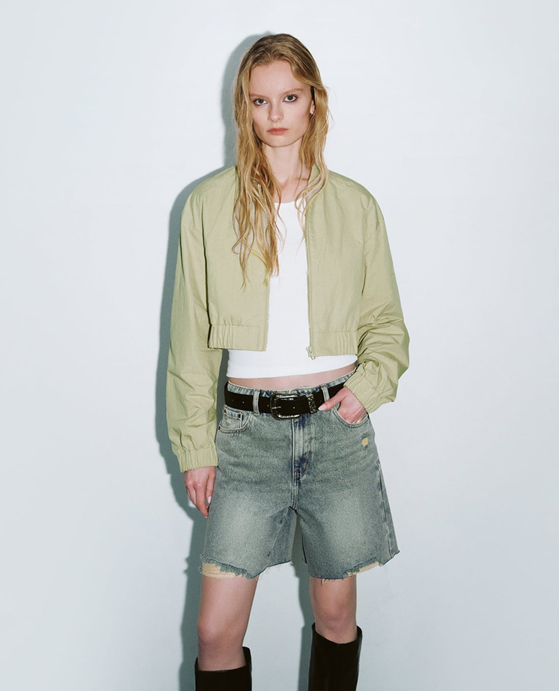 URBAN REVIVO - Áo khoác croptop nữ thời thượng