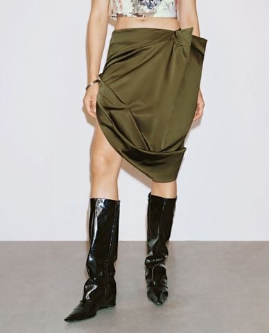  URBAN REVIVO - Chân váy quấn mini xếp nếp thời thượng 