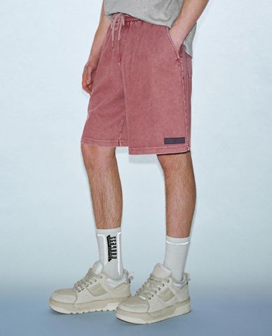  URBAN REVIVO - Quần short nam ống rộng lưng thun Leisure 