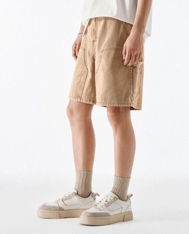  URBAN REVIVO - Quần short jeans nam năng động 