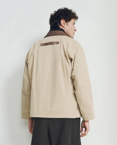  URBAN REVIVO - Áo khoác sơ mi nam phối khóa zip hiện đại 