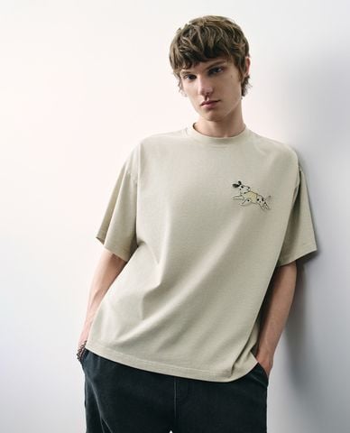  URBAN REVIVO - Áo thun nam cổ tròn tay ngắn Dog Printed 