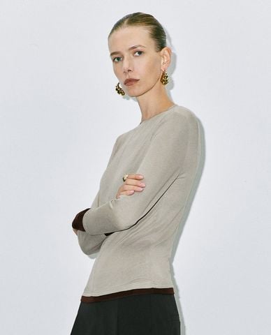  URBAN REVIVO - Áo thun nữ cổ cao tay dài xuyên thấu Skinny 