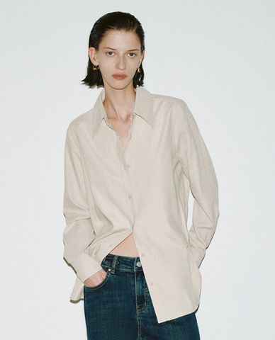  URBAN REVIVO - Áo sơ mi nữ cổ bẻ tay dài Button Up Loose 