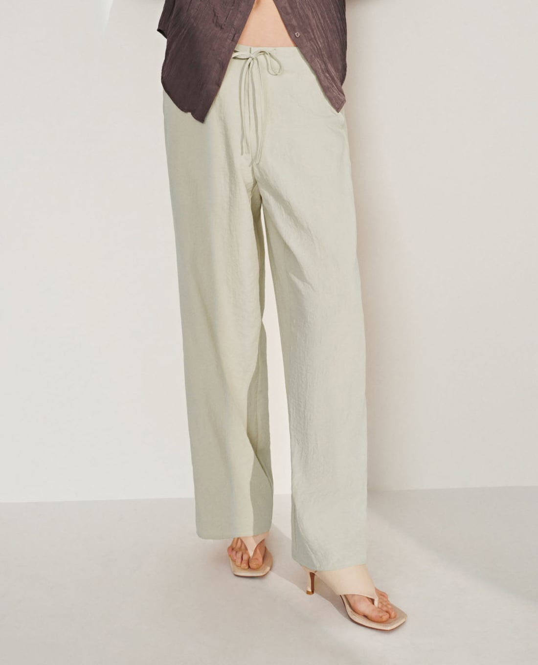 URBAN REVIVO - Quần nữ ống rộng phối dây rút