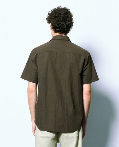  URBAN REVIVO - Áo sơ mi nam cổ bẻ tay ngắn Button Up Straight 