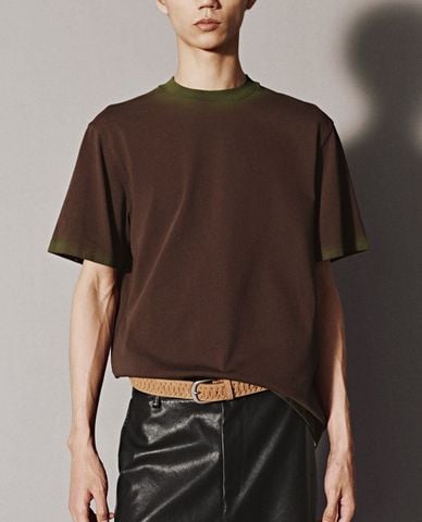  URBAN REVIVO - Áo thun nam cổ tròn tay ngắn hiện đại 