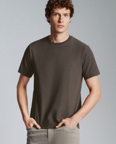  URBAN REVIVO - Áo thun nam cổ tròn tay ngắn năng động Straight 