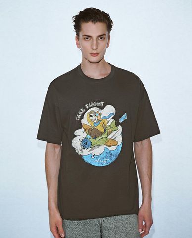  URBAN REVIVO - Áo thun nam cổ tròn tay ngắn in họa tiết 