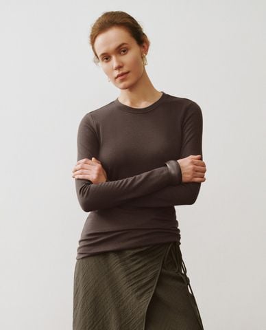  URBAN REVIVO - Áo thun nữ cổ tròn tay dài hiện đại 