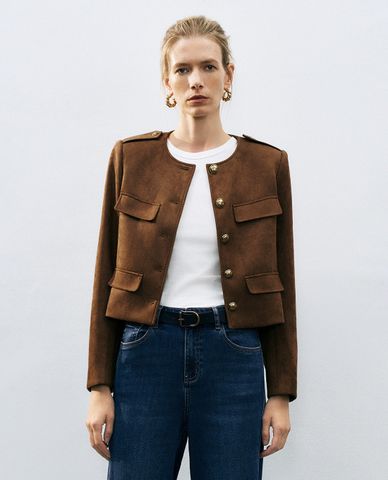  URBAN REVIVO - Áo khoác nữ một hàng nút cổ tròn tay dài Regular 