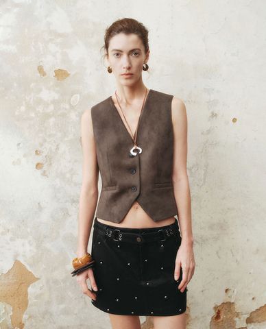  URBAN REVIVO - Áo khoác gilet nữ cổ V hiện đại 