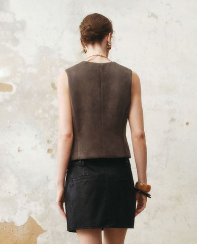  URBAN REVIVO - Áo khoác gilet nữ cổ V hiện đại 