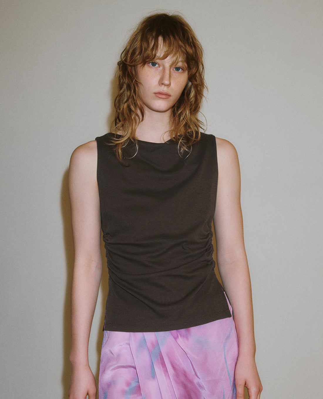 URBAN REVIVO - Áo sát nách nữ cổ đổ Ruched