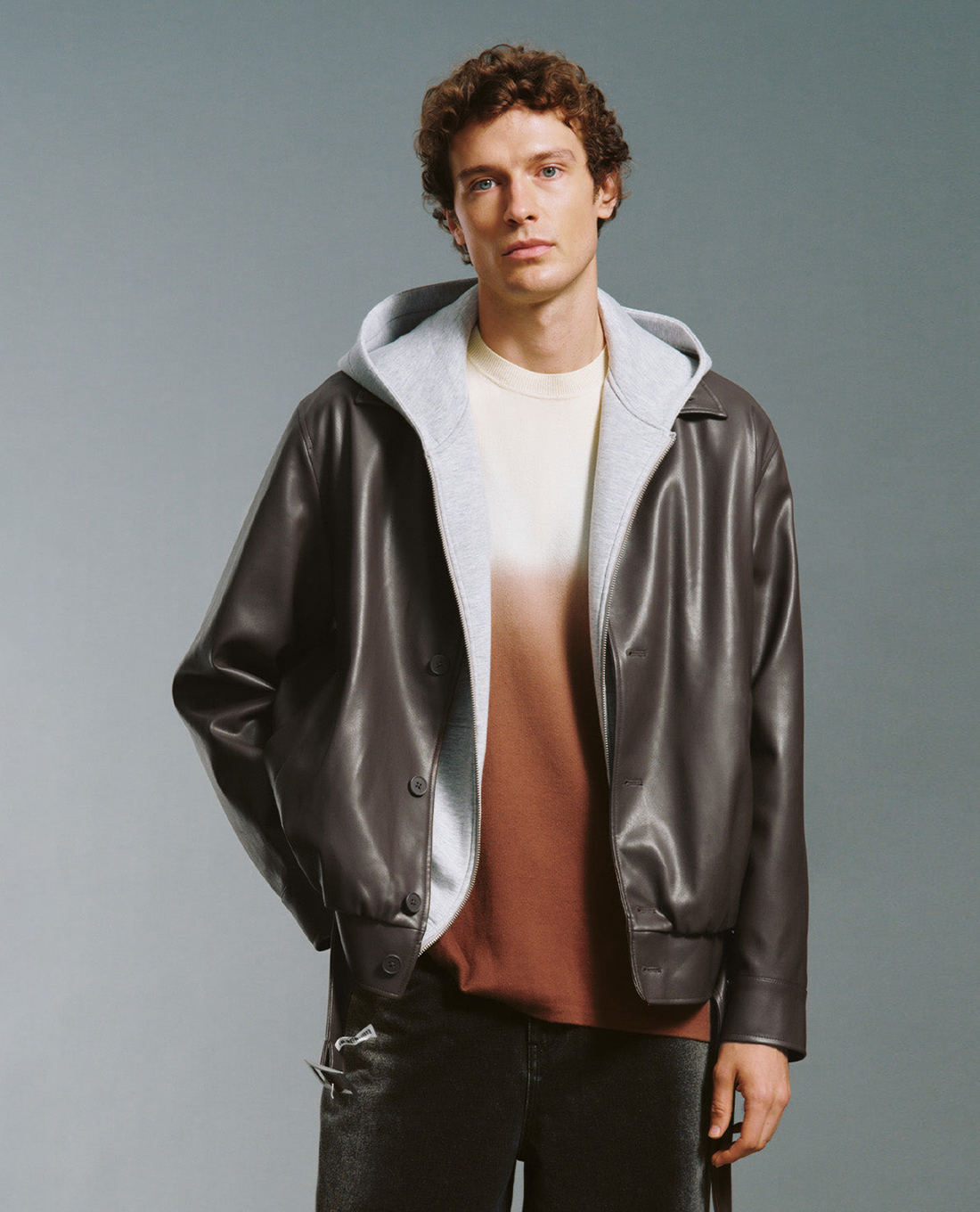 URBAN REVIVO - Áo khoác da nam cổ bẻ tay dài Button Up Vegan Leather