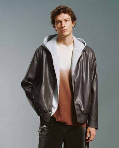  URBAN REVIVO - Áo khoác da nam cổ bẻ tay dài Button Up Vegan Leather 