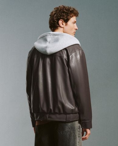  URBAN REVIVO - Áo khoác da nam cổ bẻ tay dài Button Up Vegan Leather 