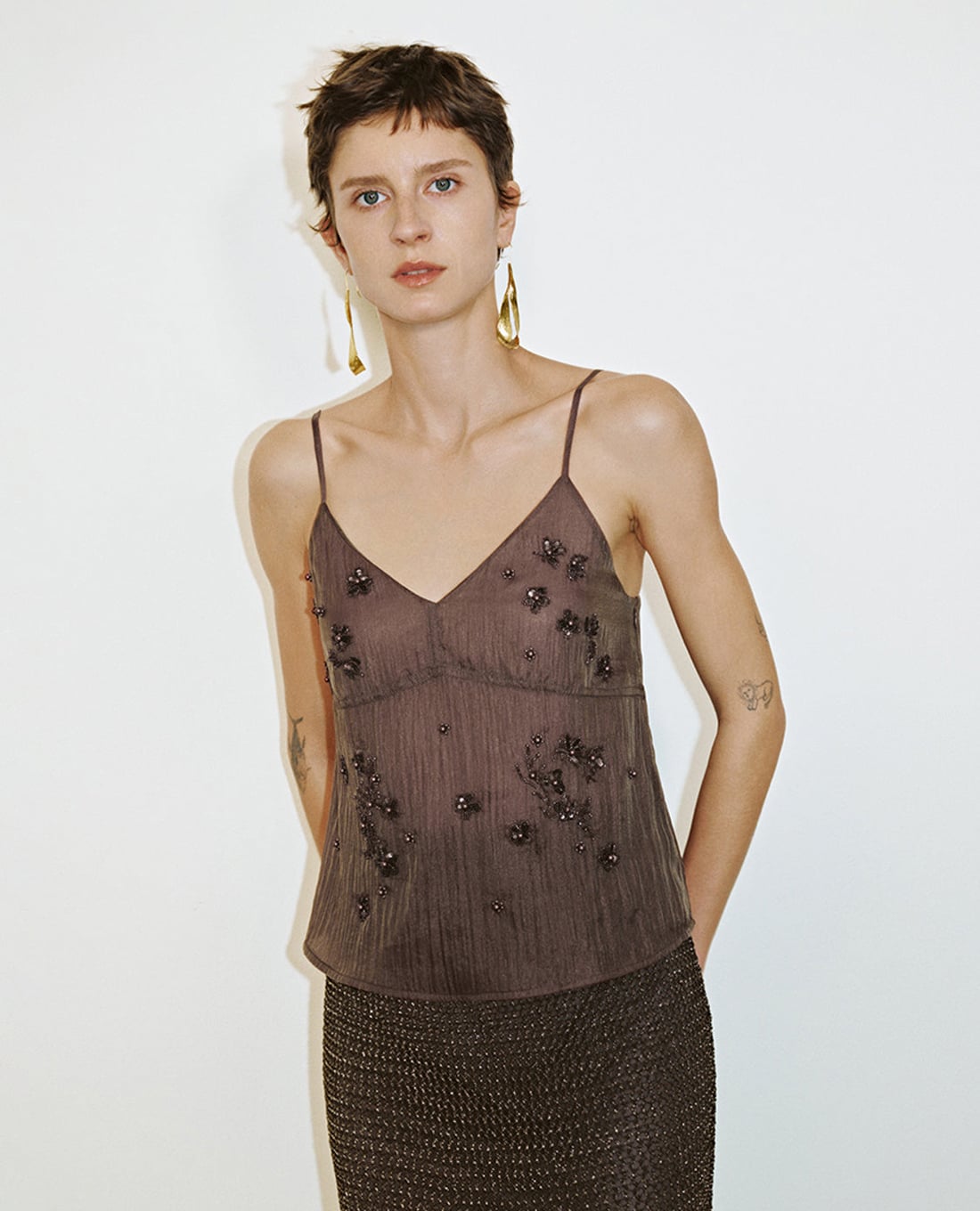 URBAN REVIVO - Áo hai dây nữ đính hoa sang trọng