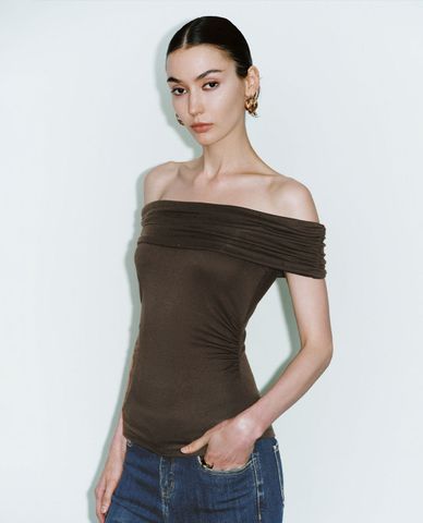  URBAN REVIVO - Áo trễ vai nữ Rhinestone Décor 