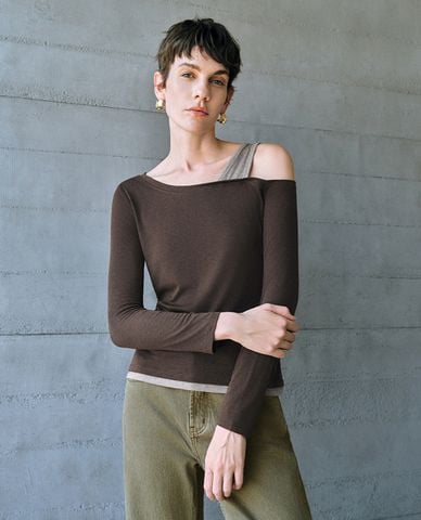  URBAN REVIVO - Áo trễ vai nữ tay dài hiện đại Straight 