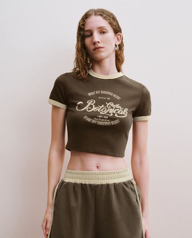 URBAN REVIVO - Áo croptop nữ cổ tròn tay ngắn Letter Printed 