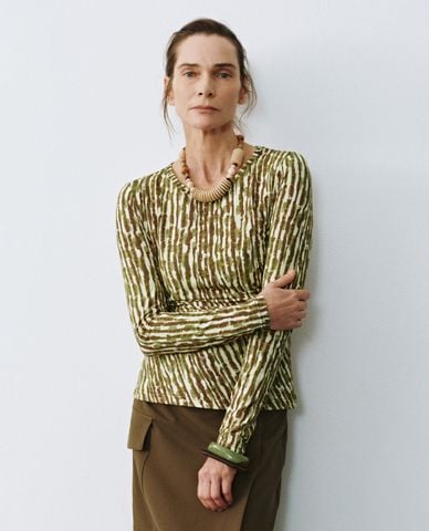  URBAN REVIVO - Áo kiểu nữ cổ tròn tay dài thanh lịch Regular 