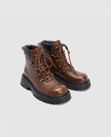  URBAN REVIVO - Giày boots nữ đế thấp cổ cao Chunky Lace Up 