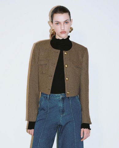  URBAN REVIVO - Áo khoác croptop nữ tay dài hiện đại 