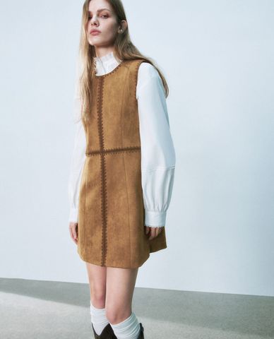  URBAN REVIVO - Đầm sát nách mini cổ tròn thời trang 