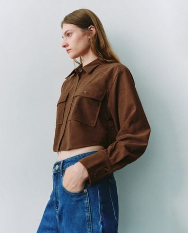  URBAN REVIVO - Áo sơ mi nữ tay dài phom croptop Button Up Loose 