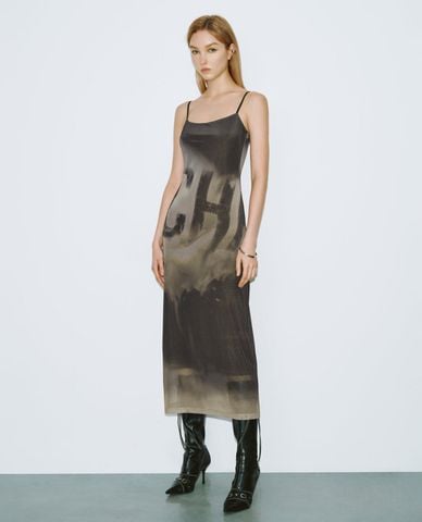  URBAN REVIVO - Đầm hai dây midi phom suông Printed Skinny 