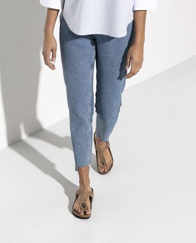  BIRKENSTOCK - Dép kẹp nữ phối khoá Gizeh 