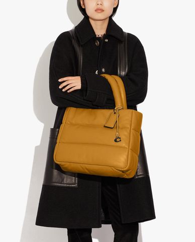  COACH - Túi tote gối nữ phom chữ nhật lớn Pillow Tote 