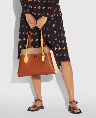  COACH - Túi đeo vai nữ hình thang Lora Carryall 