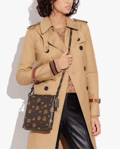  COACH - Túi đeo chéo nữ phom vuông hiện đại 