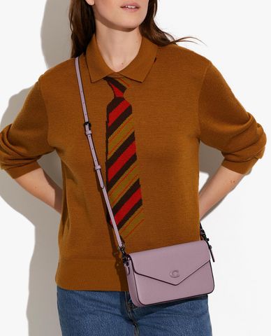  COACH - Clutch nữ phom chữ nhật nắp gập Wyn 