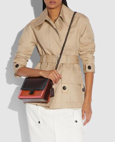  COACH - Túi đeo vai nắp gập khóa kim loại Hutton Colorblock 