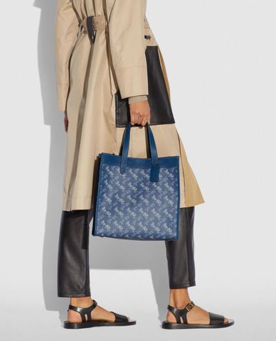  COACH - Túi tote nữ phom vuông Field 