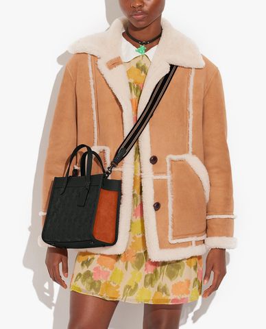  COACH - Túi tote nữ phom vuông Field 22 Horse & Carriage 