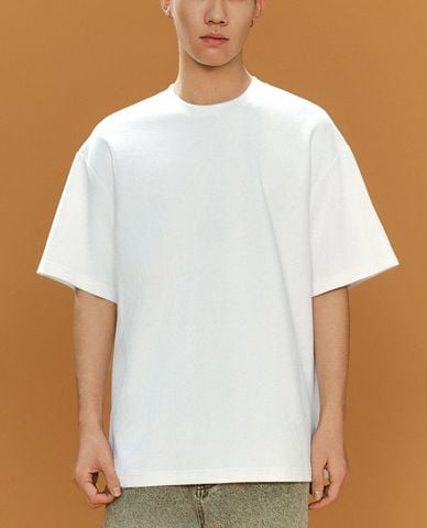  URBAN REVIVO - Áo thun nam cổ tròn hiện đại 