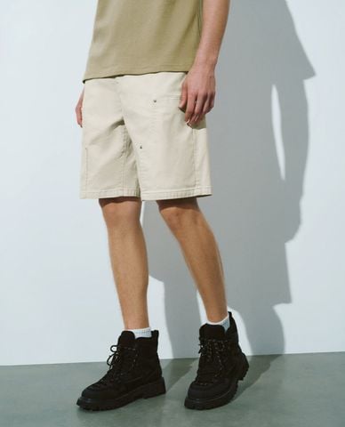  URBAN REVIVO - Quần shorts jean nam Leisure Time 