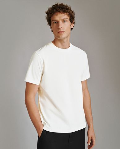  URBAN REVIVO - Áo thun nam cổ tròn tay ngắn trẻ trung Straight 