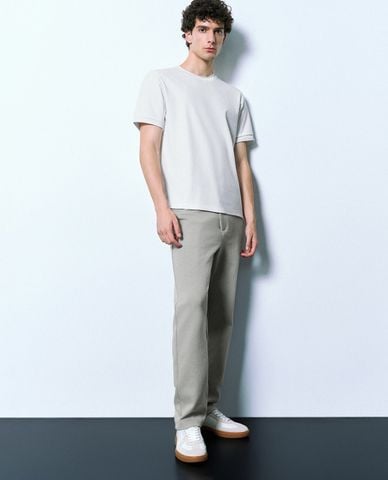  URBAN REVIVO - Áo thun nam cổ tròn tay ngắn Straight 