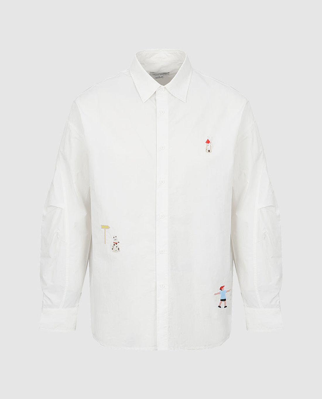 URBAN REVIVO - Áo sơ mi nam cổ bẻ tay dài phối hình in Embossed