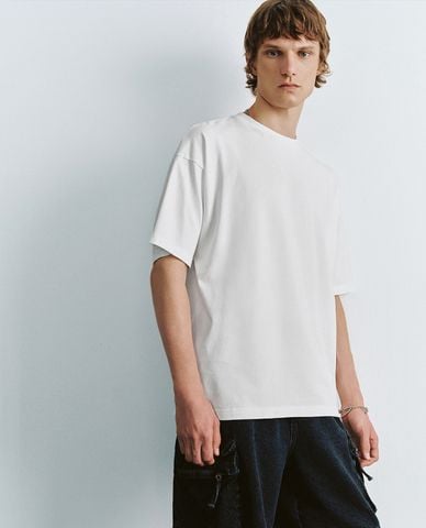  URBAN REVIVO - Áo thun nam cổ tròn tay ngắn 